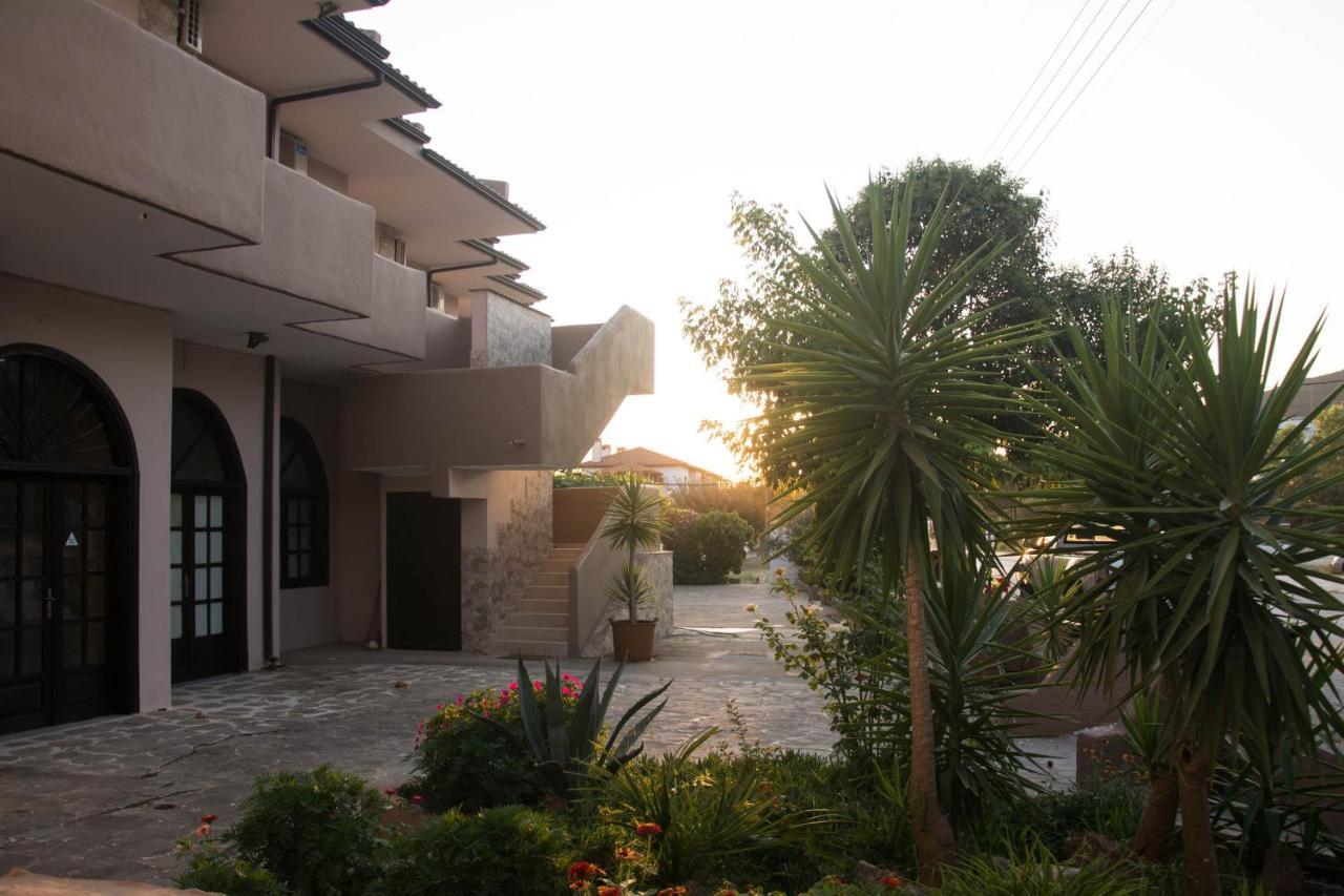Palm Tree Apartments 普萨克迪亚 外观 照片