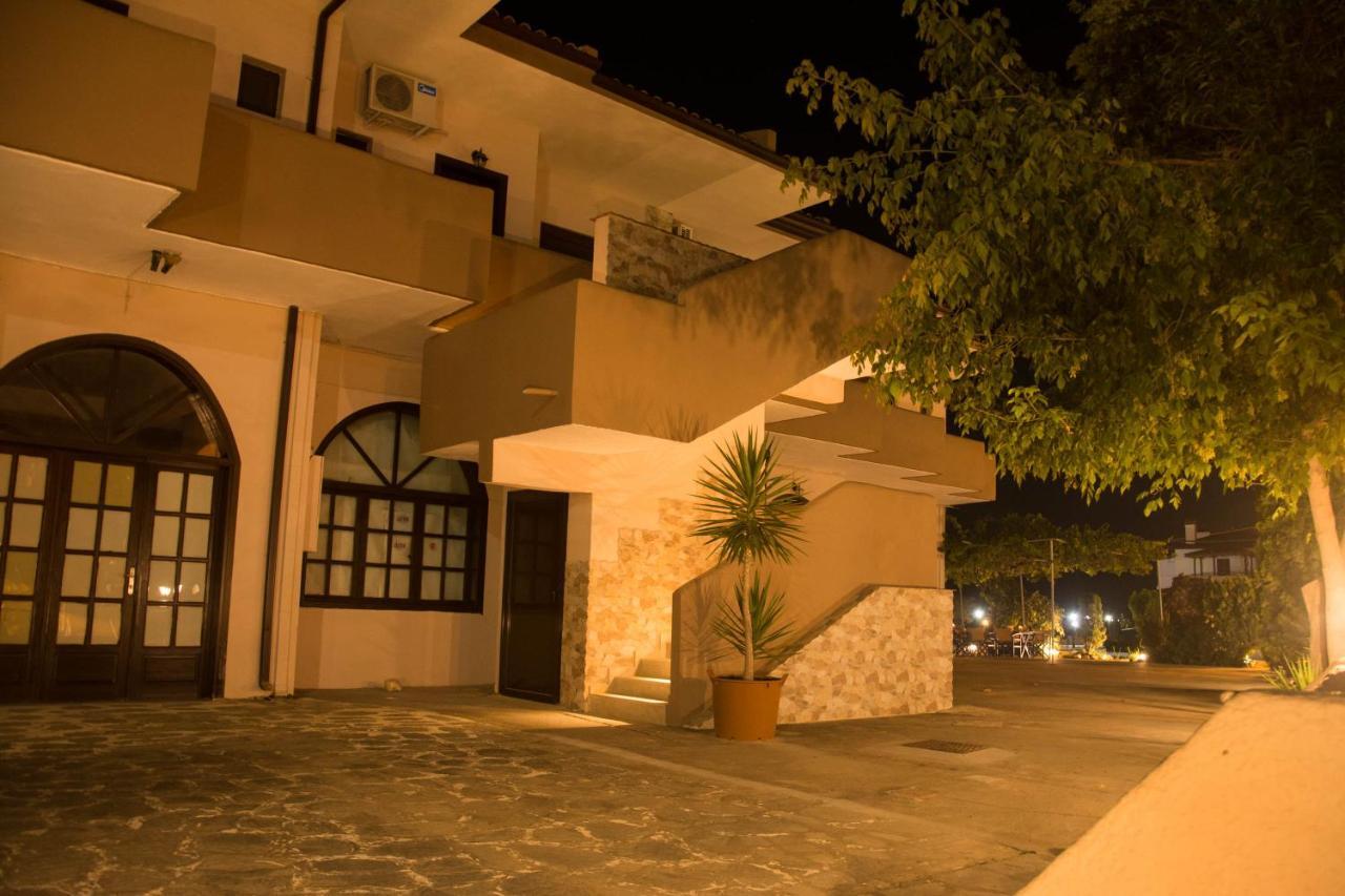 Palm Tree Apartments 普萨克迪亚 外观 照片